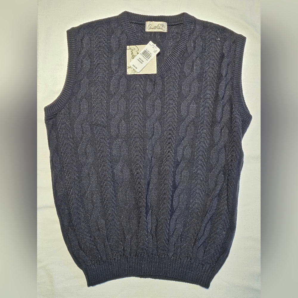 Arnold Palmer pullover sweater vest. NWT